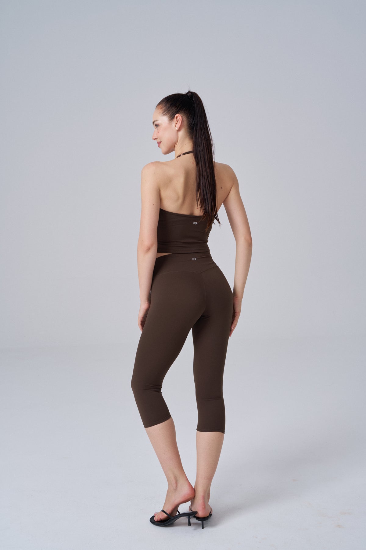 Everyday Sculpt Capri Leggings | Dark Choco